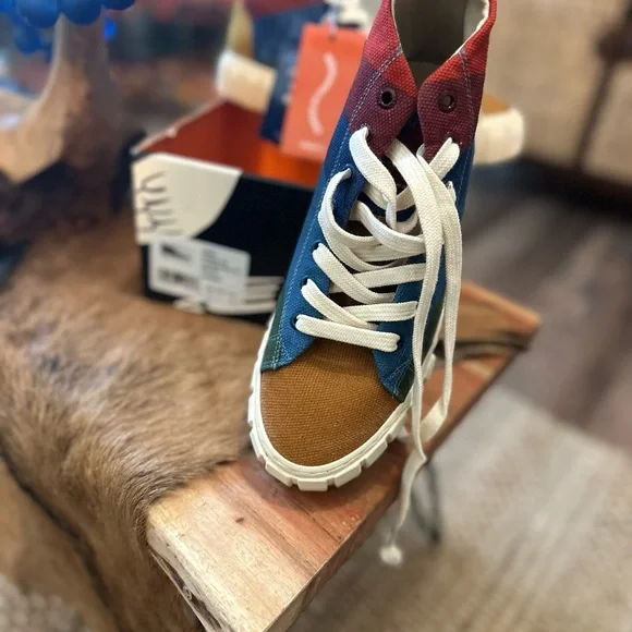 NWT FARM Rio Rainbow Sun Platform High Top Sneaker Size 9 - Picture 6 of 6